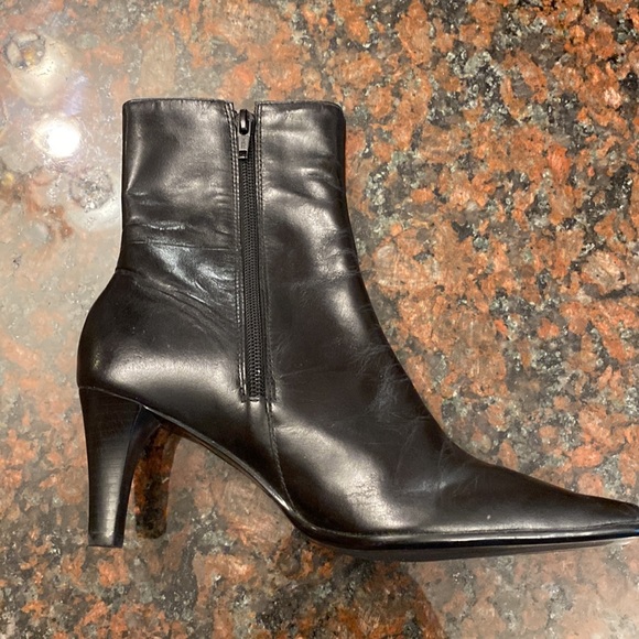 3 Pair of Michelle D Boots - Picture 7 of 10